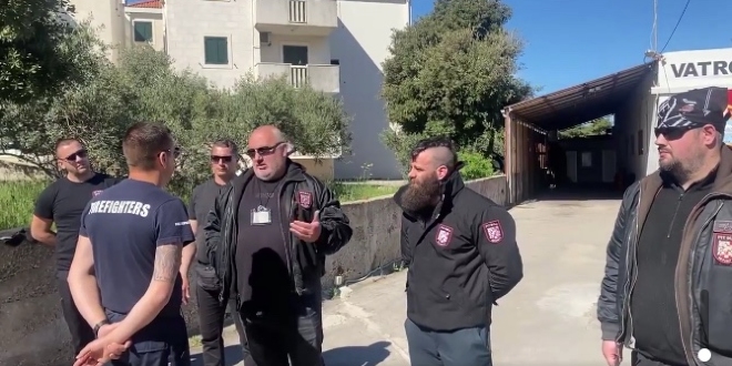 VIDEO Drama u Supetru se nastavlja, vatrogasci ne mogu ući u prostorije