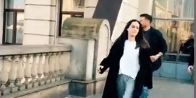 VIDEO Angelinu Jolie odveli na sigurno tijekom uzbune za napad u Lavovu