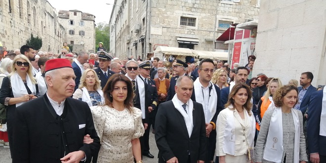 FOTO/VIDEO Proslava svetog Dujma, nadbiskup Barišić izrazio nadu da će Split dobiti dostojnog gradonačelnika