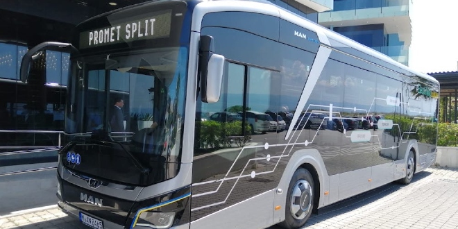 SPREMNI ZA PRIJAVU Autobus na električni pogon na splitskim ulicama