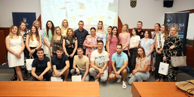 FOTO: HGK-Županijska komora Split i Sveučilišni odjel za stručne studije nagradili najbolje studente u projektu PlanStart