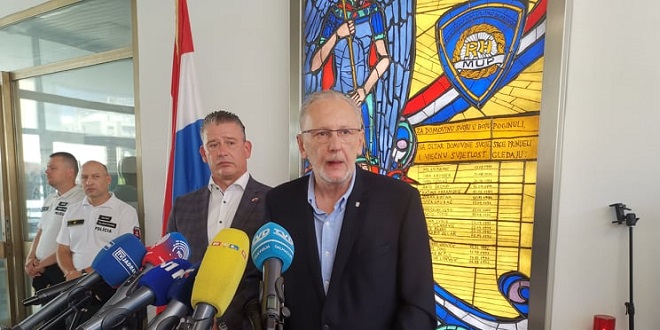 MINISTAR BOŽINOVIĆ O SEKS AFERI 'Nadam se da će akteri što prije shvatiti neprihvatljivost takve vrste komunikacije'