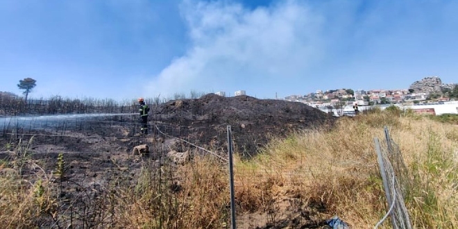 FOTO/VIDEO Požar kod City Centra, vatra se proširila na napušteni objekt u blizini