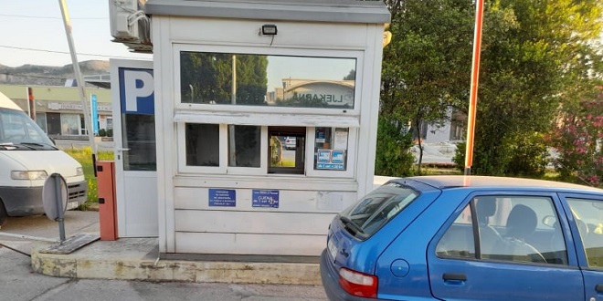 PROBLEMI U TROGIRU Dom zdravlja blokirao parking, Omrčen najavljuje samopomoć i kaže: 'Osjećam se kao štafeta na Dan mladosti'