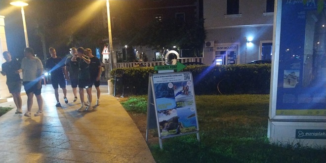 | Autor: Facebook / Bojan Ivošević Suvlasnik agencije s Matejuške: 'Ivošević je nastupio kaubojski, komunalni redari izdali su nam 10 kazni od po 500 kuna'