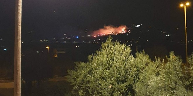 VIDEO Vatrogasci obranili Kaštel Stari, požar su lokalizirali jutros u 3 sata