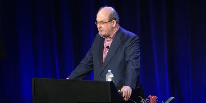 Pisac Salman Rushdie, kojem islamisti dugo prijete smrću, izboden u vrat u SAD-u