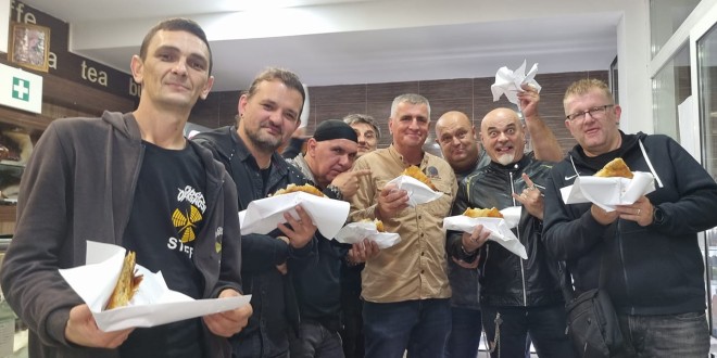 DAN GRADA Bulj s članovima benda Opća opasnost na bureku nakon koncerta