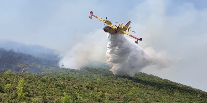 Protupožarne zračne snage za vikend gasile požar na Braču