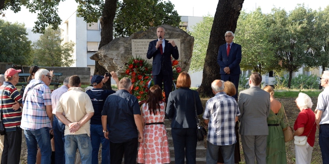 Puljak pred spomen pločom Prvom splitskom partizanskom odredu: 'Danas se sjećamo ljudi koji su omogućili da živimo u slobodi i miru'