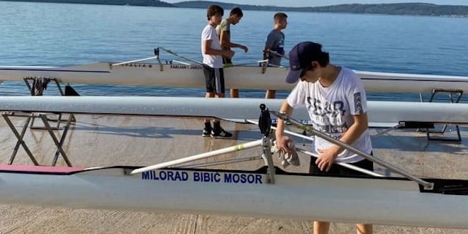 ZASLUŽUJU POŠTOVANJE Brodovi kaštelanskog veslačkog kluba nose imena i splitskih velikana