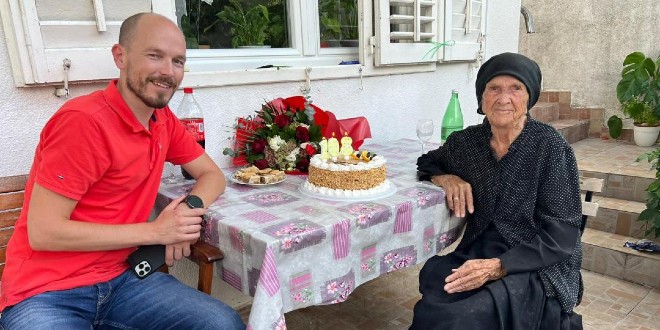 Baka Mara iz Zmijavaca proslavila svoj 108. rođendan