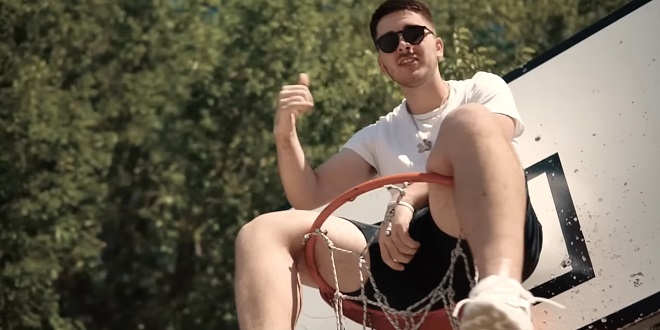 VIDEO Drniški glazbenik Peki izdao prvi samostalni EP 'Druga strana lica', gost mu je Bore Balboa