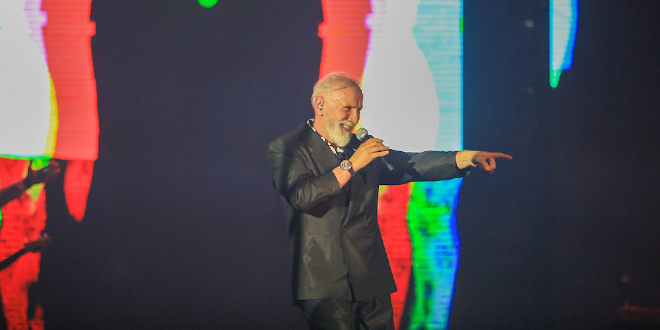 Svi žele biti dio čarolije: Dino Merlin potvrdio dupli koncert u Rijeci i Osijeku, a za prosinac najavio i Varaždin!