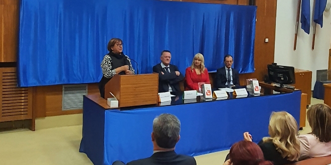 PROMOCIJA U BOLNICI Udžbenik 'Hitna stanja u pedijatriji' obavezno je štivo za studente i liječnike