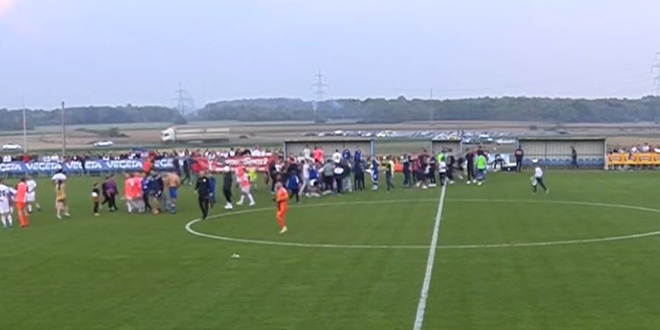 KRAJ: Hajduk uvjerljivo do prolaska u osminu finala, dva gola Mlakara