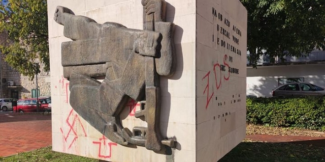 VANDALIZAM U ŽRNOVNICI Antifašistički spomenik išaran ustaškim simbolima