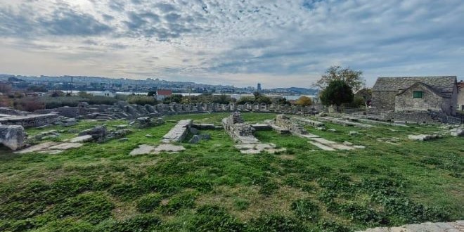 ROMANTIKA U SALONI Doživite borbu gladijatora i pravo antičko vjenčanje