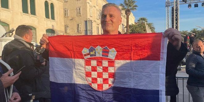Na doček u Split stigao i autor navijačkog hita 'Hrvatska zastava'