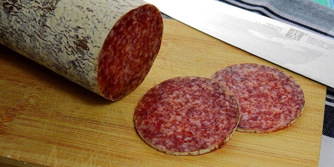 OPREZ Povlači se bečka kobasica