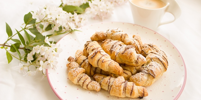 RECEPT Jednostavne kiflice s pekmezom