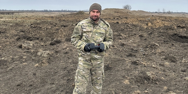 VJEŽBOM DO SAVRŠENSTVA Slavni tenisač pridružio se ukrajinskoj vojsci, dronom baca bombe