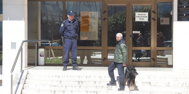 DOJAVA O BOMBI Evakuirana zagrebačka gradska uprava