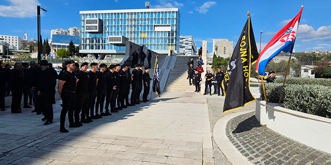 FOTO/VIDEO IX. bojna HOS-a obilježila 32. obljetnicu osnutka: 'ZDS im nije smetao 90-ih, a sada nam zabranjuju u Knin s našim oznakama'