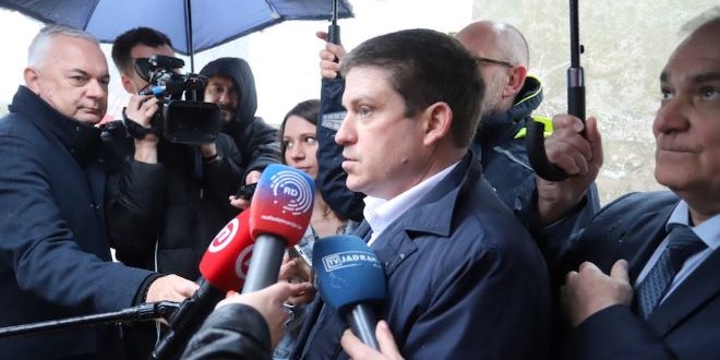 Butković se oglasio o neredu na tržištu taksi usluga 
