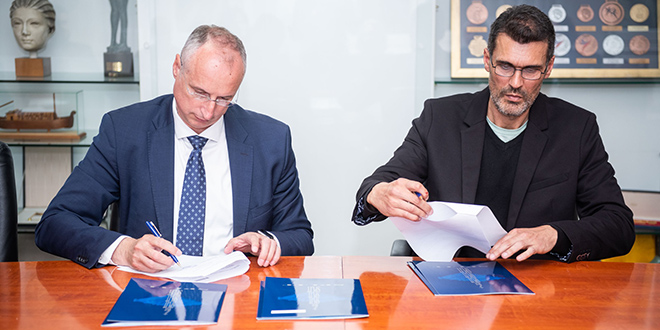 Smojin kip je osmislio pokojni kipar Aleksandar Guberina, a izradit će ga njegov sin Ante