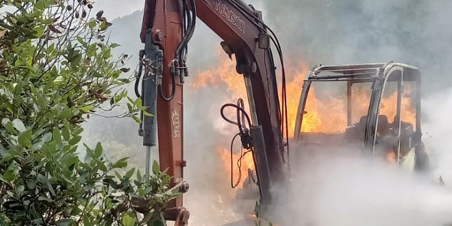 HVAR Planuo radni stroj u uvali Jagodna