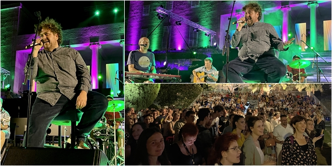 FOTO/VIDEO: TBF u akustičnom izdanju oduševio splitsku publiku, ovo im je 807. koncert