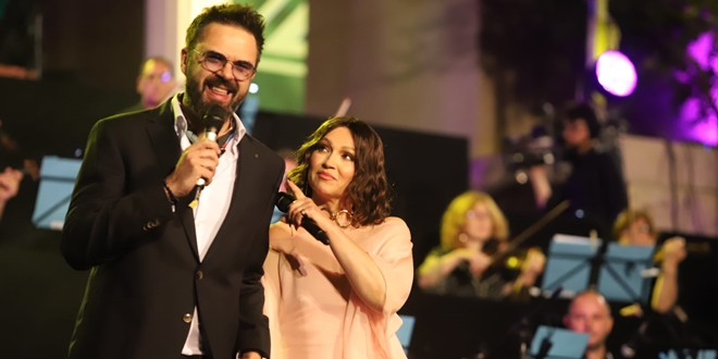 FOTO/VIDEO Poslušajte dugo očekivani duet Petra Graše i Nine Badrić 