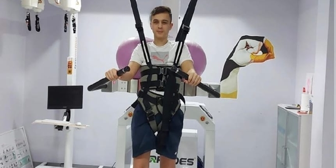 ZA IVANOV KORAK Devetnaestogodišnjak nakon četiri operacije mozga samo želi prohodati