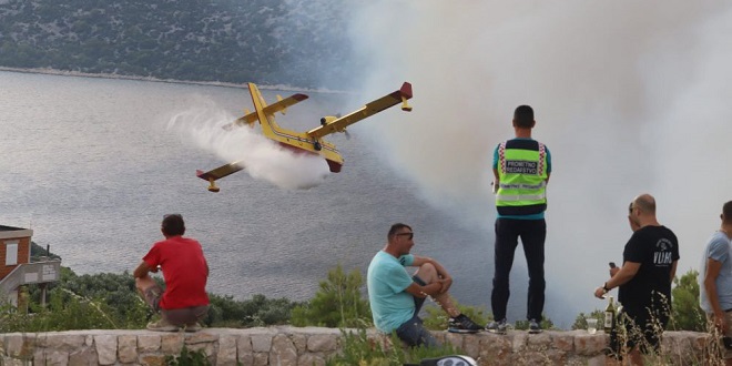 VIDEO Jutros se aktivirao požar na području Grebaštice, stavljen je pod kontrolu