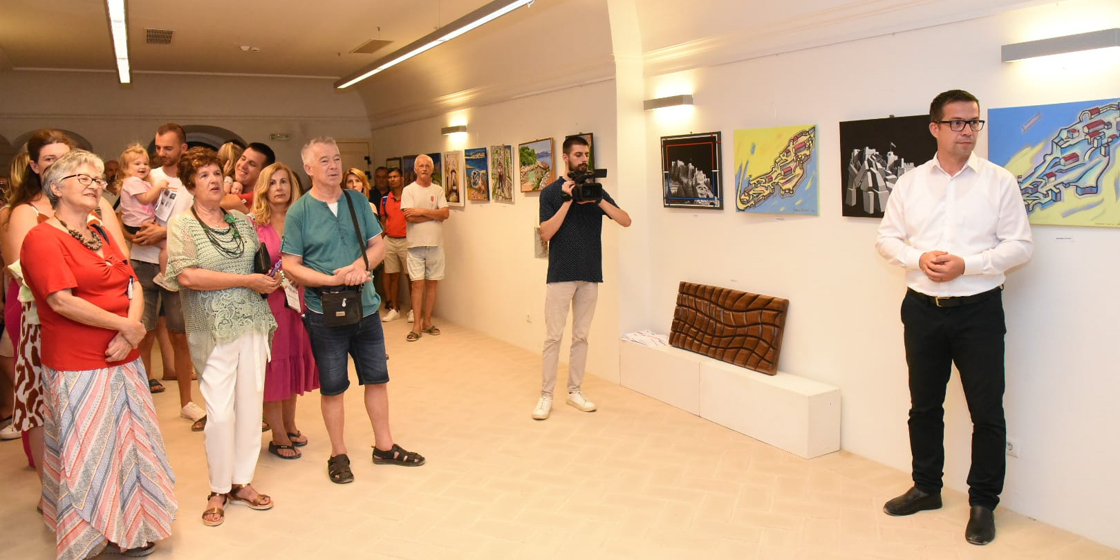 ZAJEDNO KROZ UMJETNOST Izložba likovne udruge Art Clissa na kliškoj tvrđavi