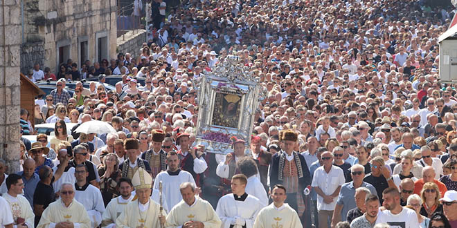 Nadbiskup Križić na proslavi Velike Gospe u Sinju i u Splitu