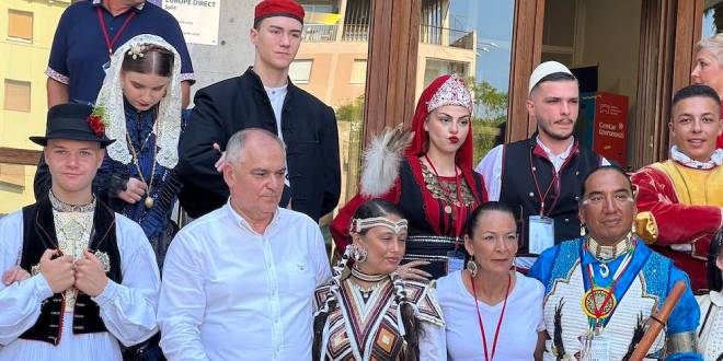 MEĐUNARODNI FESTIVAL FOLKLORA Boban primio folkloraše iz cijelog svijeta, rasplakao se dok su svirali Indijanci