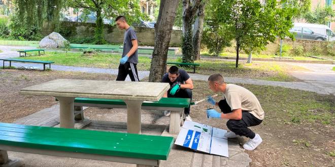 FOTOGALERIJA Učenici Turističko-ugostiteljske škole obnovili unutrašnje dvorište OŠ Pojišan