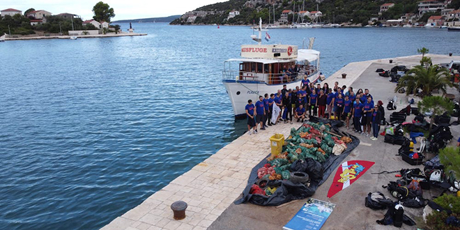 FOTO Splitski i mostarski ronioci čistili podmorje Drvenika Velikog