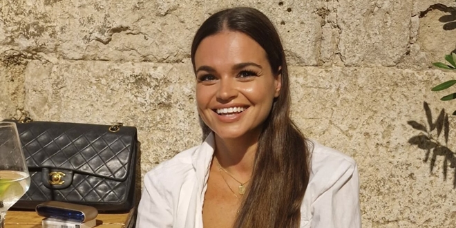 NOVA LJUBAV? Anamarija Asanović u zagrljaju tajanstvenog muškarca