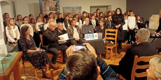Gradska knjižnica Kaštela domoljubnom poezijom i pjesmom povezala stariju i mlađu generaciju