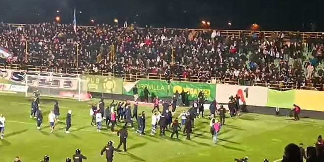 VIDEO Tučnjava na terenu nakon utakmice u Puli
