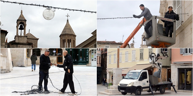 DOČEKALI SMO Zasjat će lampice na Pjaci, a sutra se kiti bor 