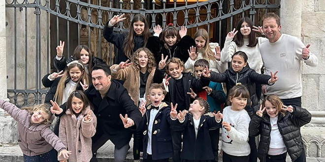 VIDEO: BOŽIĆNA ZVONA Jole i mališani Dominikanskog zbora na ideju patera Čirka snimili pjesmu i spot 