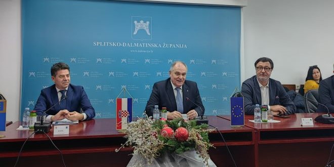 Nabavlja se šest novih vlakova za relaciju Split - Zagreb, u planu i dodatne linije: 'Cilj nam je skratiti vrijeme putovanja'