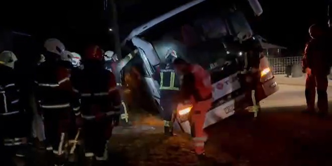| Autor: JVP Velika Gorica VIDEO Nevjerojatno: Pijan k'o deva ukrao autobus i slupao se