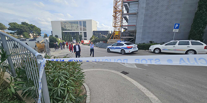 FOTO/VIDEO Zbog curenja kemikalija evakuiran hotel Radisson Blu, petero završilo u bolnici