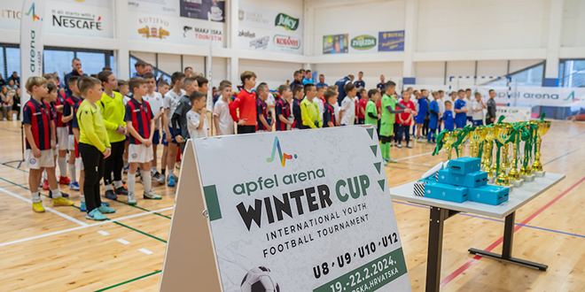 FOTOGALERIJA: Mladi hajdukovci i Solin osvojili prva mjesta na 2. Apfel Arena Makarska Winter Cupu