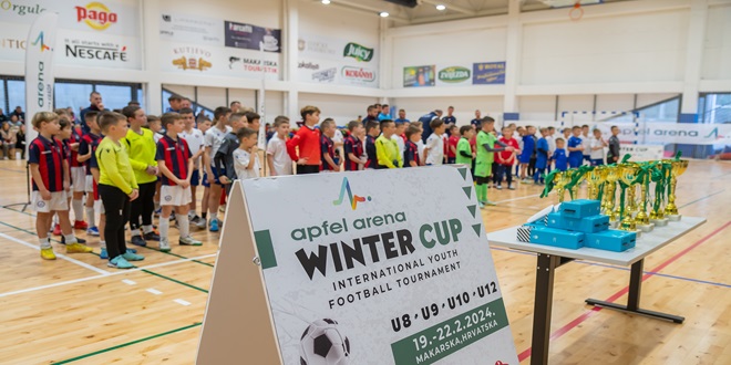 FOTO Mladi hajdukovci i Solin osvojili prva mjesta na 2. Apfel Arena Makarska Winter Cupu